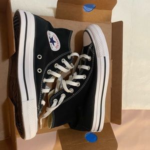 Black converse, brand new/never worn, women’s size 6.5